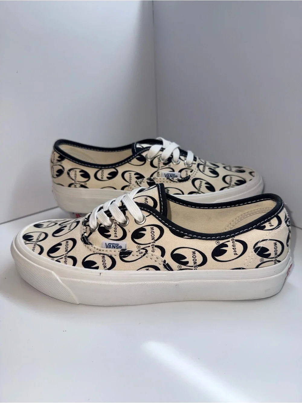 Vans x Mooneyes Authentic 44 DX Anaheim Factory White Collab M6 | W7.5